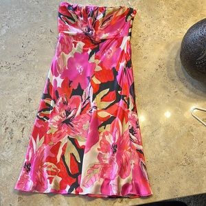 Banana Republic 100% Silk strapless Dress size 4
